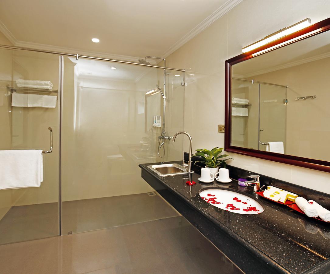 Bac Ninh Uri Hotel Exterior foto